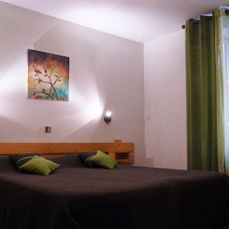 Logis Hotel De La Paix - Tournus Ruang foto