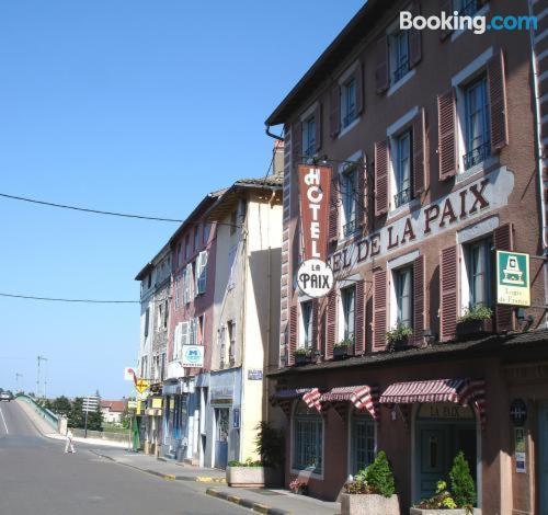 Logis Hotel De La Paix - Tournus Bagian luar foto