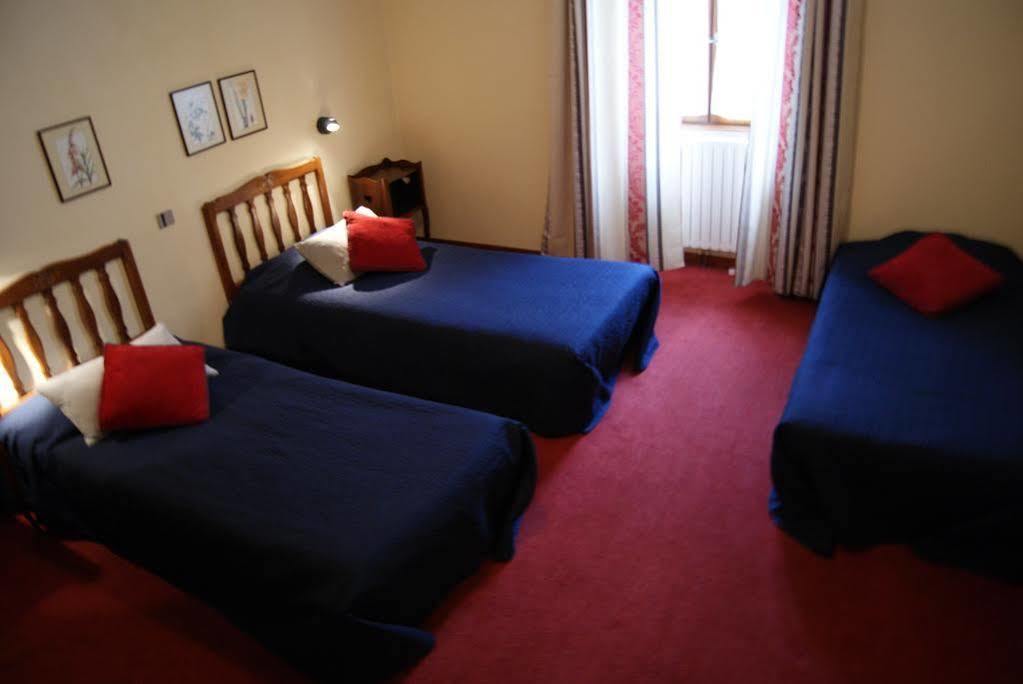 Logis Hotel De La Paix - Tournus Bagian luar foto